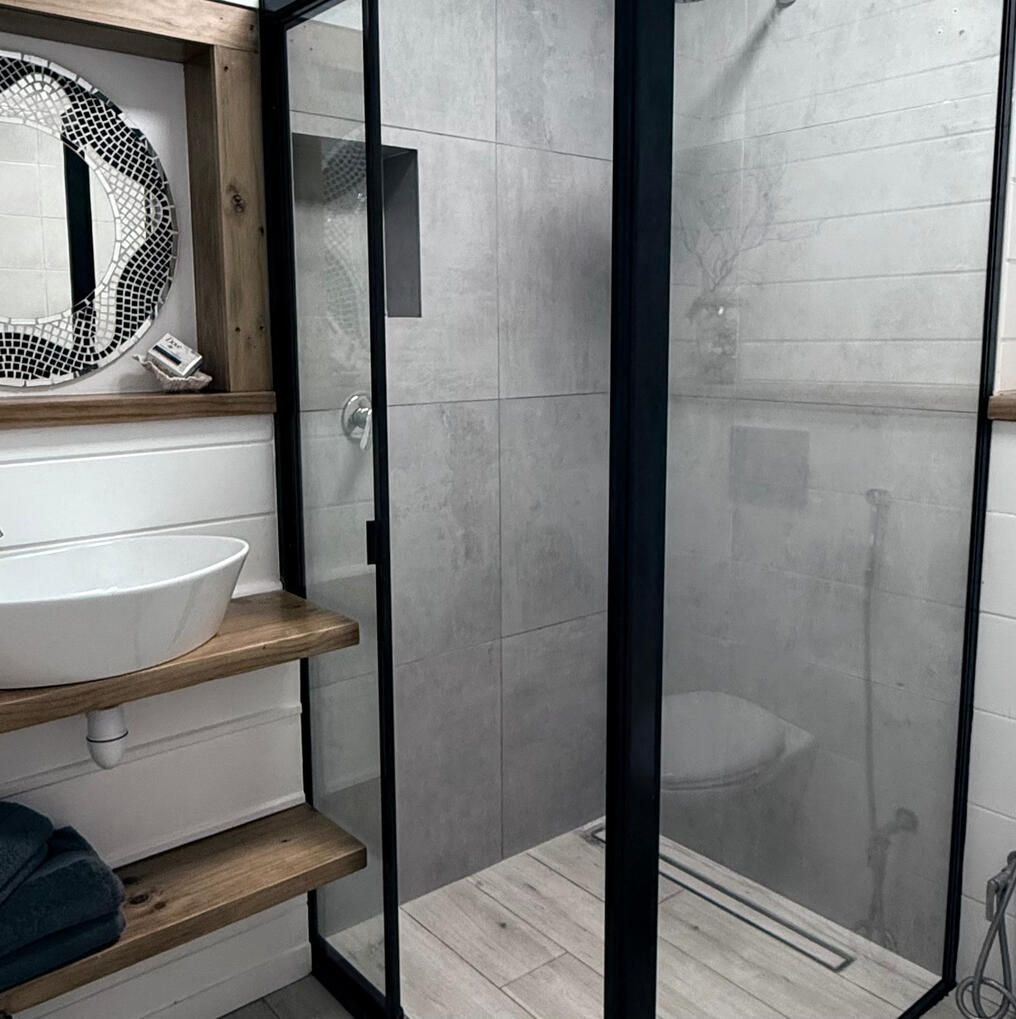 Fresh bathroom